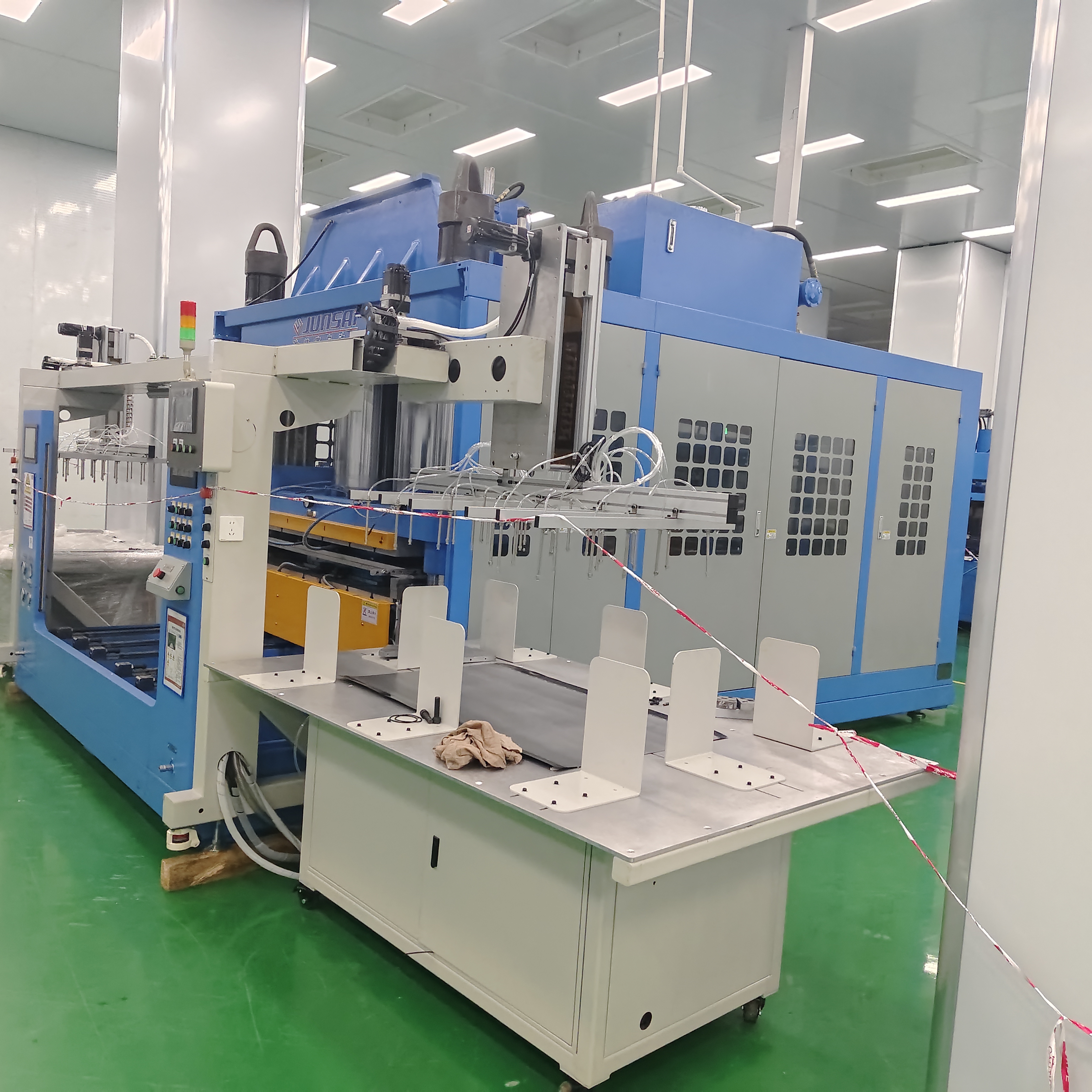 iml injection molding machine