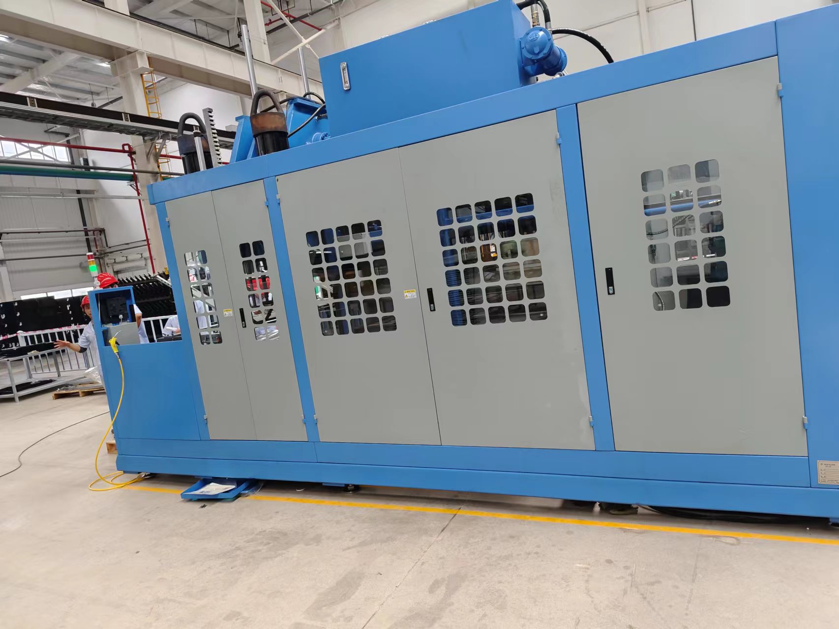 500T high pressure thermoforming machine